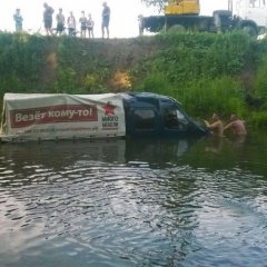 Машина платит море