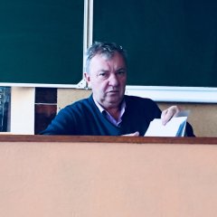 На случай важных переговоров препод