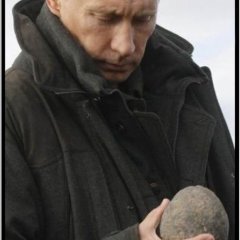 Путин и камень