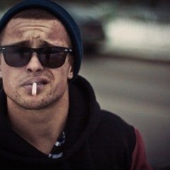 Я  хуярю  ебу и плачу