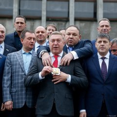 Странно