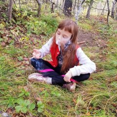 КУРЯЩАЯ МАЛОЛЕТКА