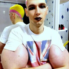 Я красавчега еще ябусь в жопу