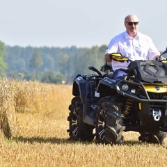 Лукашенко на квадроцикле