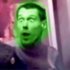 Мужик превращяется в халка