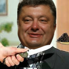 Порошенко ест какашку