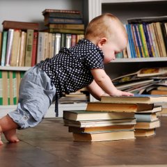 Я книги выбираю с наслажденьем