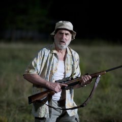 Мою стену охраняет дед юра