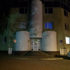 Хуевое здание