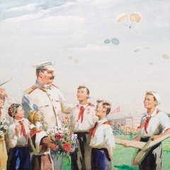 Справа никого не напоминает