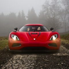 Зак Галифианакис и Бенедикт Камбербэтч на Koenigsegg