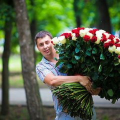 Мушик с цветами