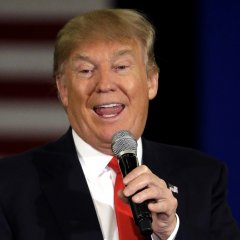 Трамп поет