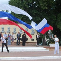Лица хотят отвернуться
