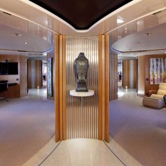 Maltese Falcon - Interior