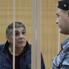 Шакро Молодой