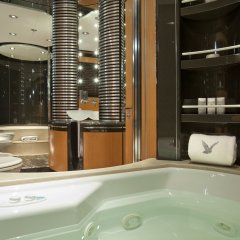 Maltese Falcon - Interior - Гальюн