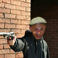 Mc Конкретный с пистолетом
