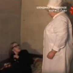 Блондинка Ксения Собчак в шоколаде