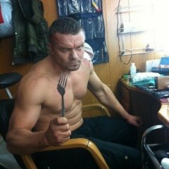 Братишка с вилкой