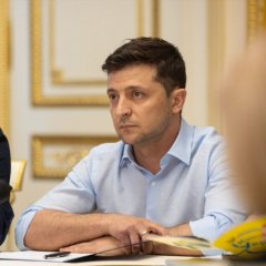 Зеленский слушает