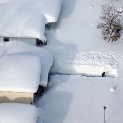 Много снега