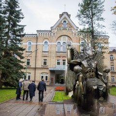 Памятник сатане