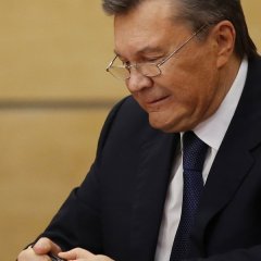 Янукович и эти люди запрещают мне