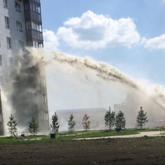 Канализация Люк бомбануло
