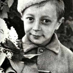 Правик в детстве