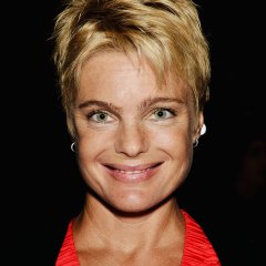Erika Eleniak
