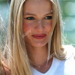 Karen Mulder