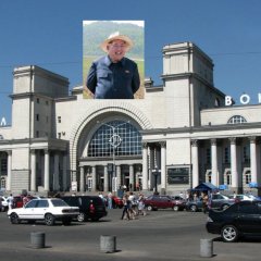 Портрет Кім Чен Ина на Вокзалі Дніпро
