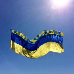 Флаг Украины - летит
