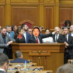 Цахіагійн Елбегдорж блокує трибуну