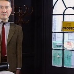 Khaltmaagiin  Battulga walking out the hairdressers in Mr Bean 2