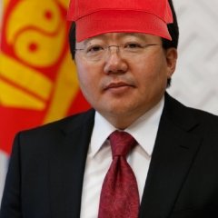 Tsakhiagiin Elbegdorj Make America Great Again hat