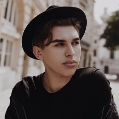 Вдал Миров