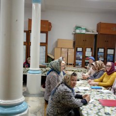 На учениях или