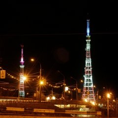 Тюменские телевышки ночью