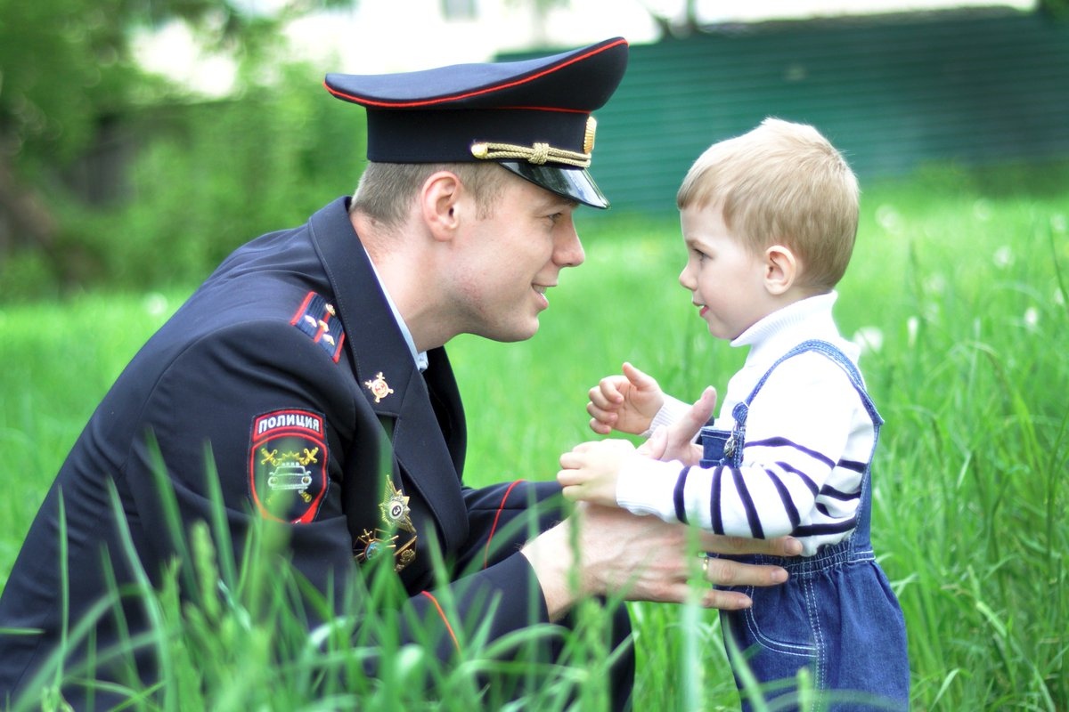 Полицейский и ребенок картинки