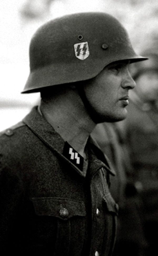 Сс яя. 1 Танковая дивизия СС Лейбштандарт СС. Солдаты Waffen SS.